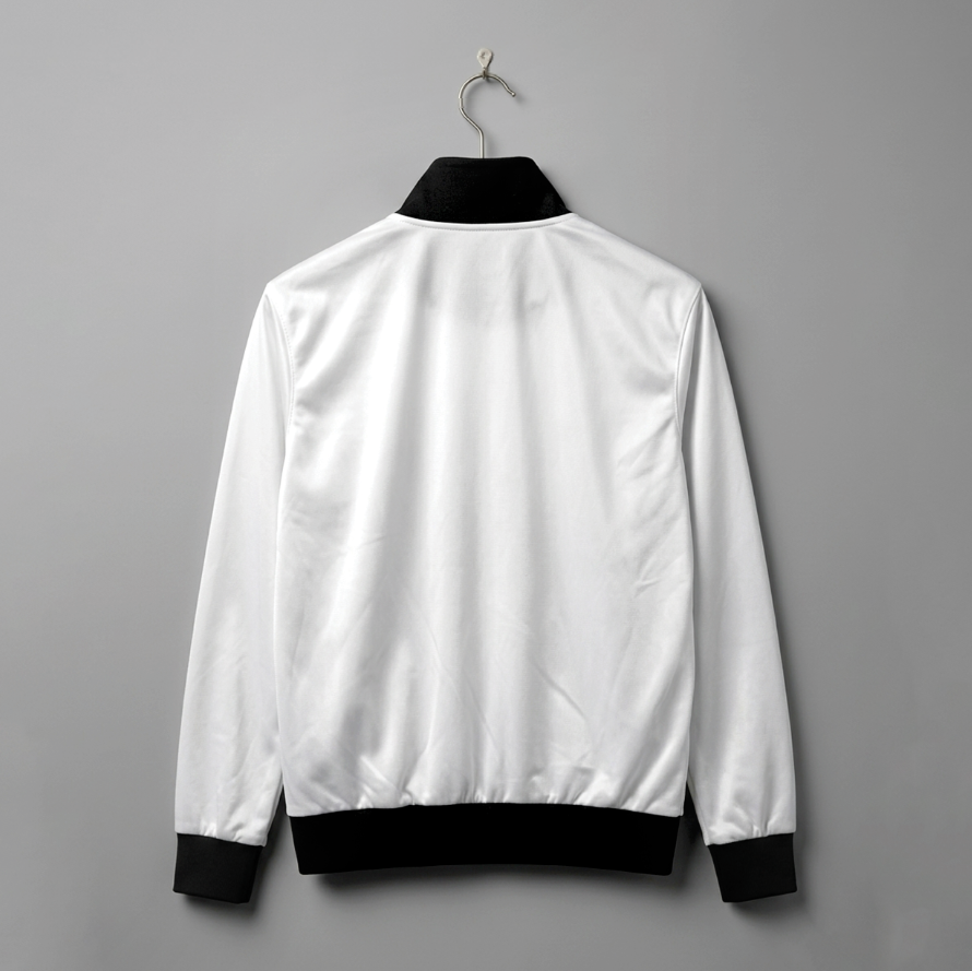 Tracksuit (ကတ္တီပါအဖြူနက်စပ်) image 2